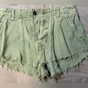 Free People Casual Frayed Hem Women's Shorts - Army Green - Size 0